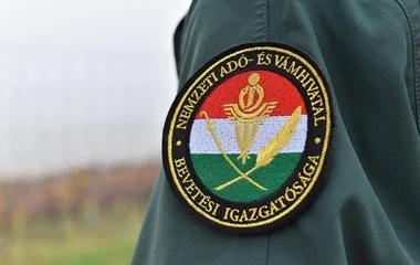 Vadászik a NAV az illegális dohányra