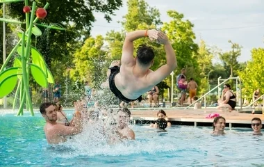 Hosszabbít a nyár a debreceni Aquaticum Strandfürdőben!