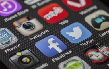 Új trükkökkel támadnak a mobiltelefonokra a kiberbűnözők