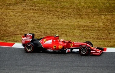 Elfogták a cseh férfit, aki Formula 1-es autóval rótta a közutakat