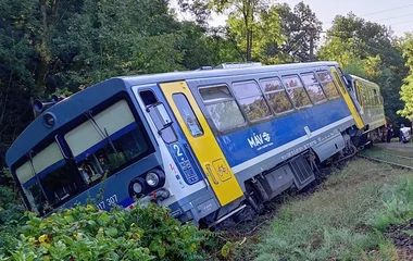 Kisiklott egy vonat, a balesetben egy utas könnyebben megsérült