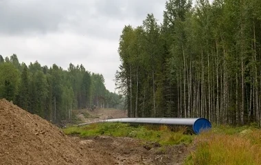 Az Európai Bizottság felgyorsítaná az orosz energiahordozóktól való leválást