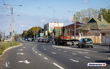Átadták az autósoknak a Sámsoni út kétszer két sávosra bővített szakaszának
