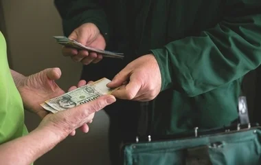 Jön a 14. havi nyugdíj