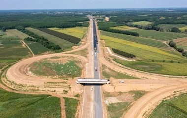 Felpörögtek a munkák az M49-esen