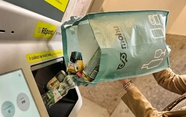 Jön a palacktömeges automata, ami 100 darabot is kezel percenként