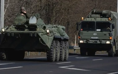 Katonai járművek lesznek az utakon