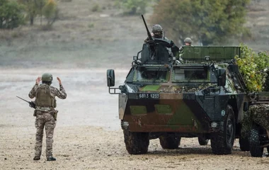 Franciaországban újra bevezethetik az önkéntes katonai szolgálatot