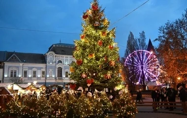 Adventi fényekkel és óriáskerékkel indul a nyíregyházi ünnepvárás