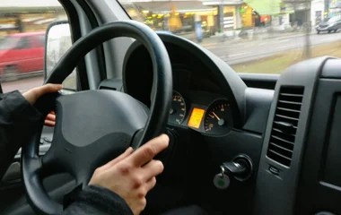 Hat évet kapott a férfi, aki autóval ijesztgetett egy családot