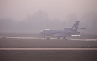 Köd bénította meg a debreceni repteret