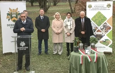 Különleges időkapszulát helyeztek el Debrecenben