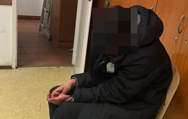 Kapunyitó kóddal lopta a cipőket a nyíregyházi társasházakból