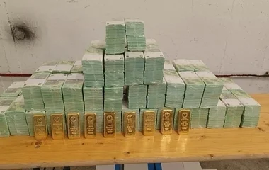 Tovább dagad a diplomáciai botrány a pénzszállító lefoglalása miatt