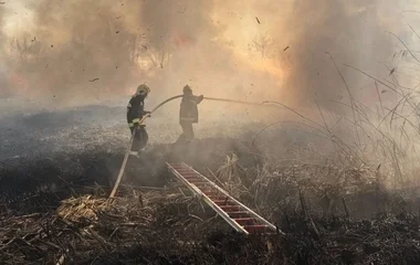 Hatalmas tűz pusztít Hajdú-Biharban