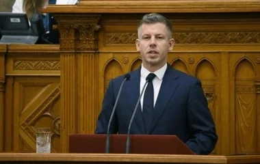 Magyar Péter elindítja a „tisztítótűz-műveletet”