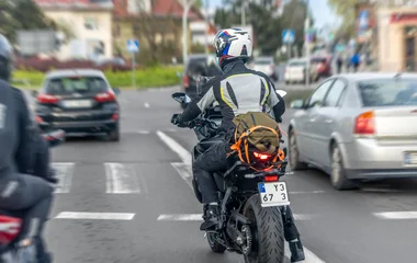 Motoros razziát tart a rendőrség