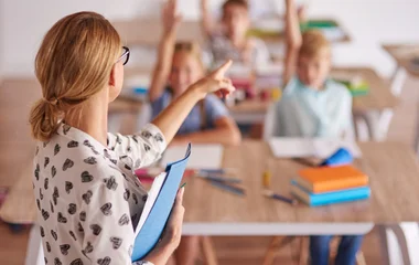Vizsgálják a pedagógusokat érintő tankerületi visszaéléseket