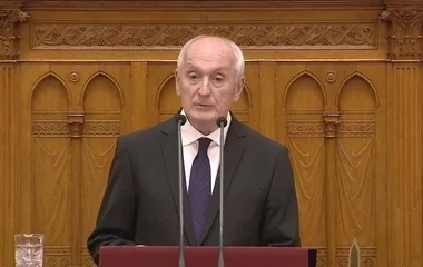 Új köztársasági elnököt választott az Országgyűlés, Baka András személyében