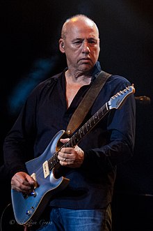 Újra Budapesten koncertezik Mark Knopfler