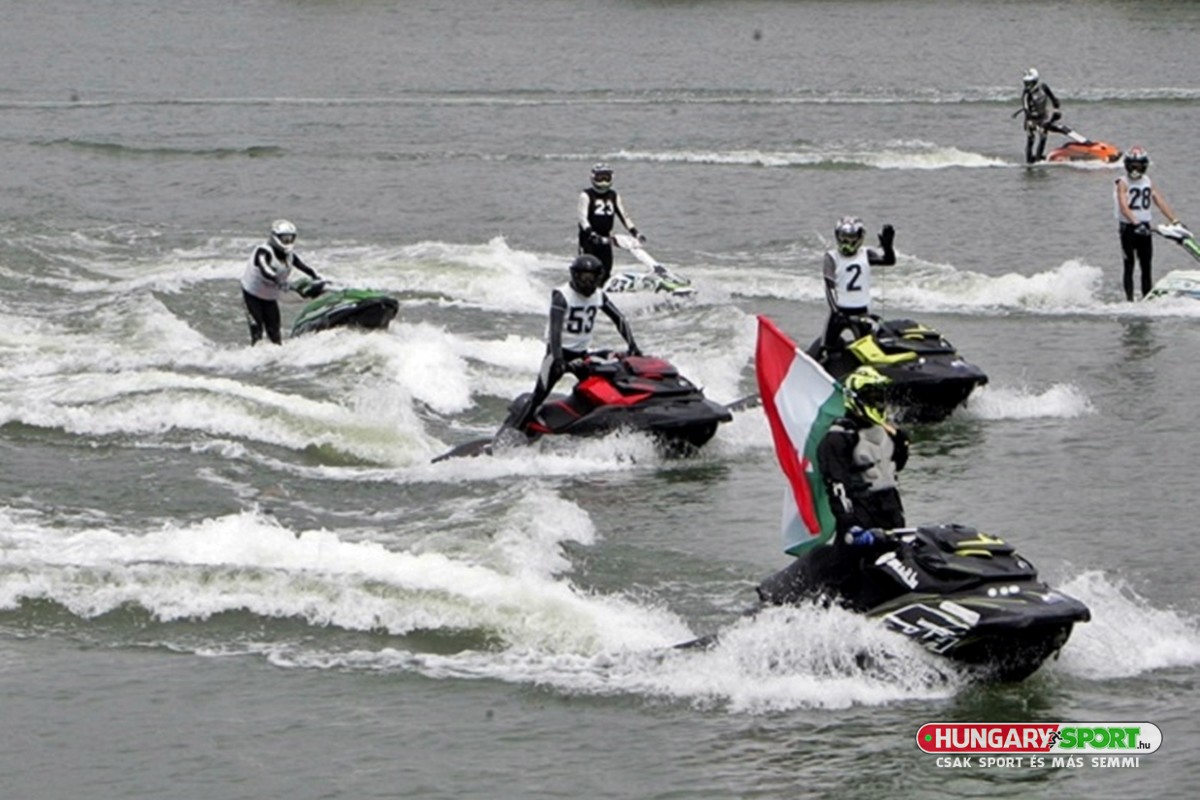 Jet-ski EB futam lesz Leveleken