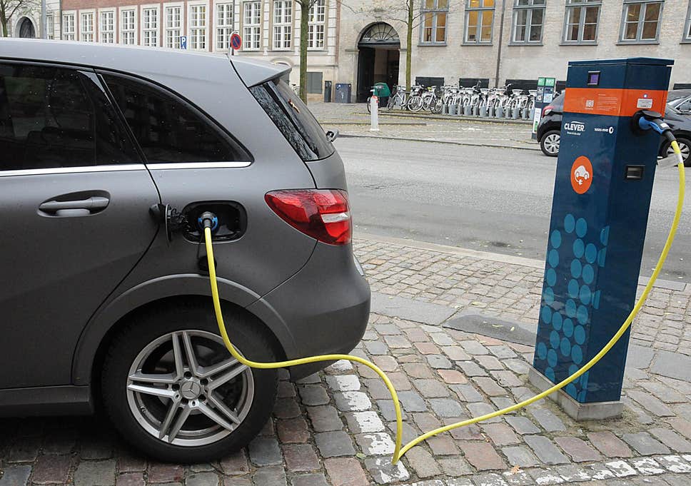 Már 470 elektromos töltőállomást helyeztek üzembe Magyarországon