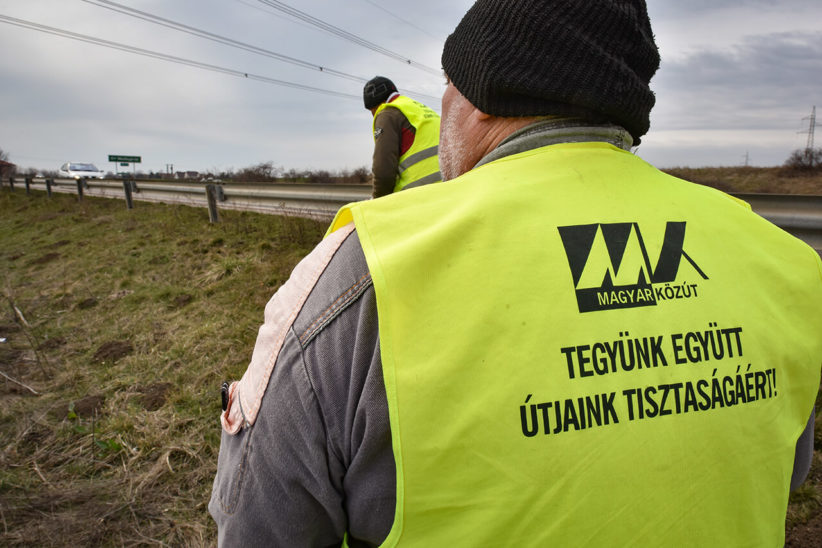 Folytatja hulladékgyűjtő akcióját a Magyar Közút