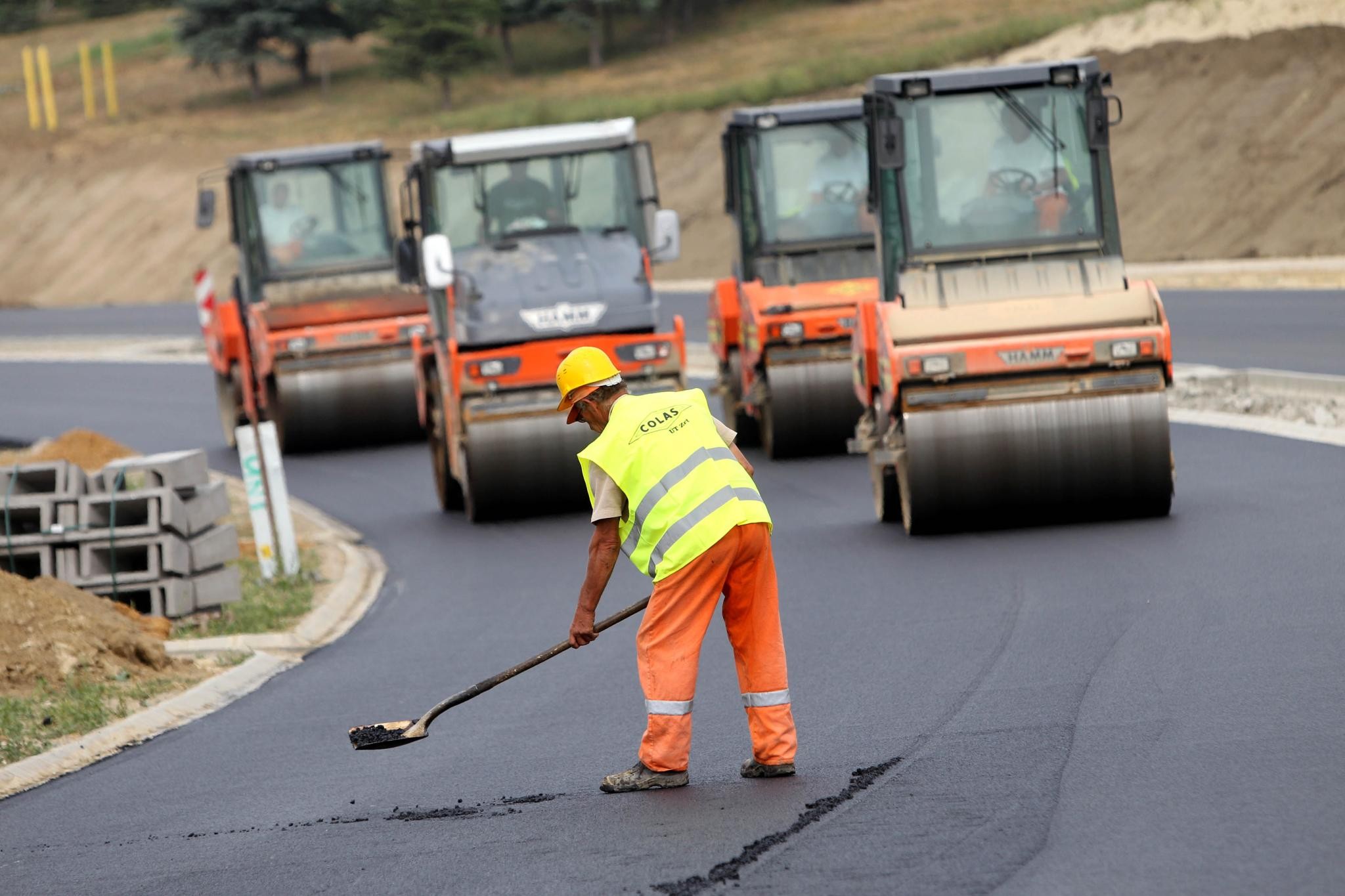 2024-ig mintegy 3200 milliárd forintból fejlesztik az úthálózatot