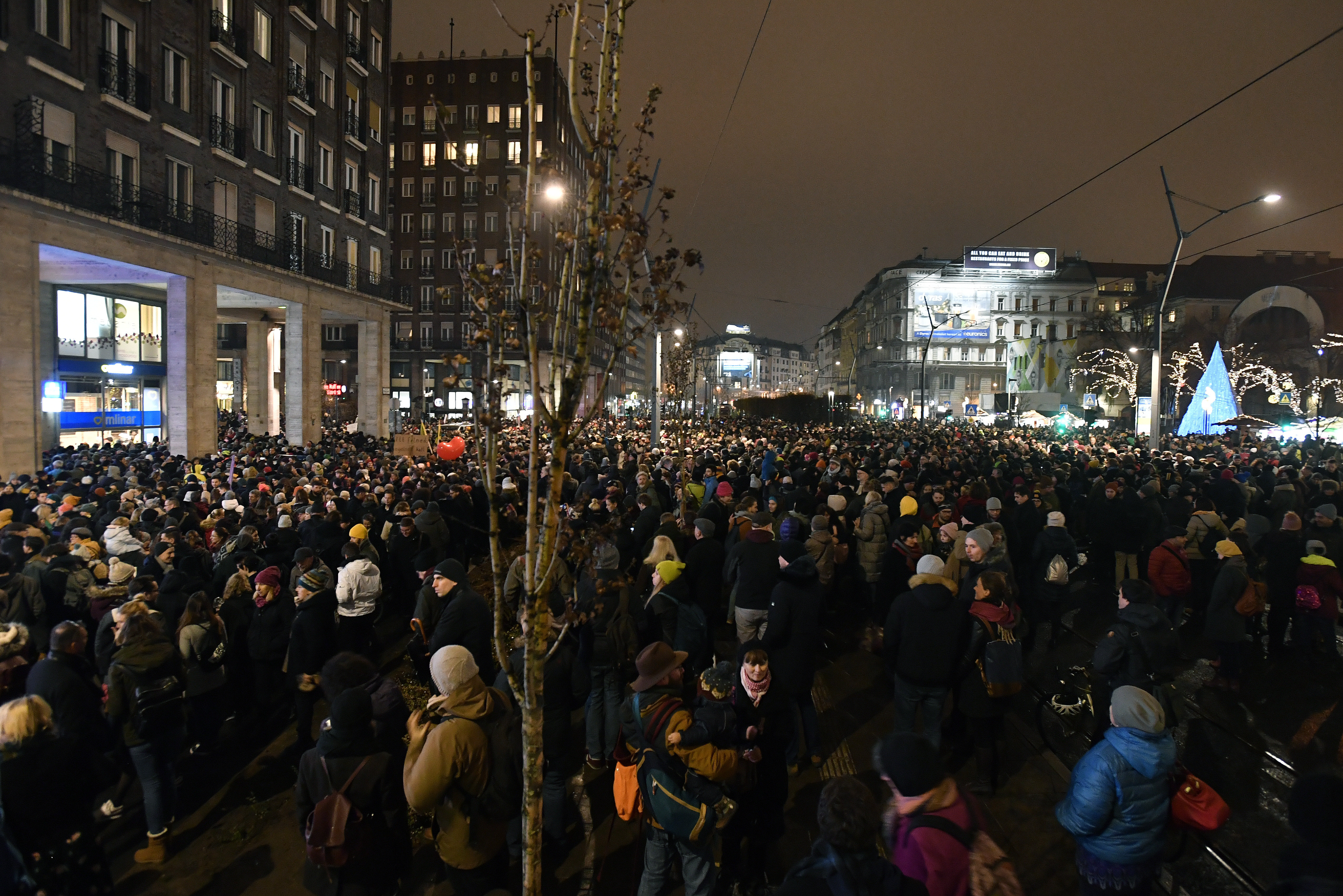 A kulturális törvényjavaslat ellen tüntettek Budapesten