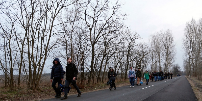 Mintegy háromszáz határsértővel szemben intézkedtek a rendőrök a hétvégén