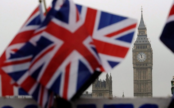 Hétfőtől karanténba kerül mindenki, aki Nagy-Britanniába utazik