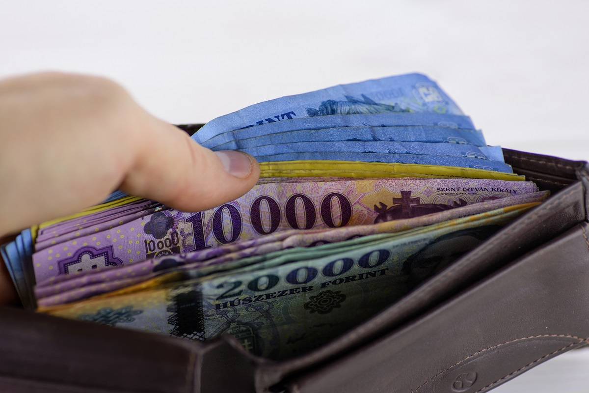 395 900 forint volt a bruttó átlagkereset január-júliusban