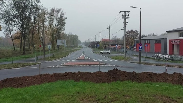 Megkezdődött a körforgalom szélesítése a Fokos utca – Szélsőbokori út csomópontban