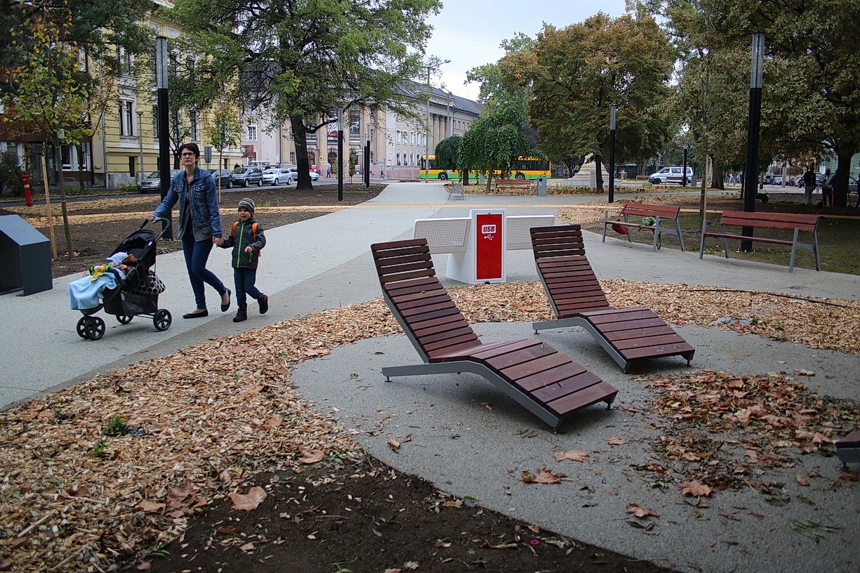 Ne megszokásból vezessenek a Benczú-Bessenyei tér környékén