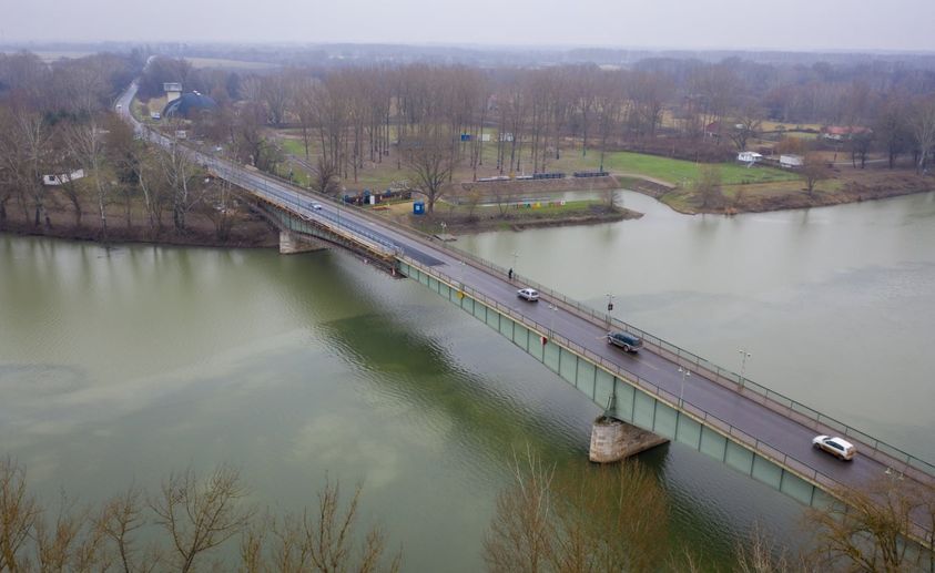 Befejeződtek a felújítási munkálatok a tokaji Erzsébet királyné Tisza-hídon