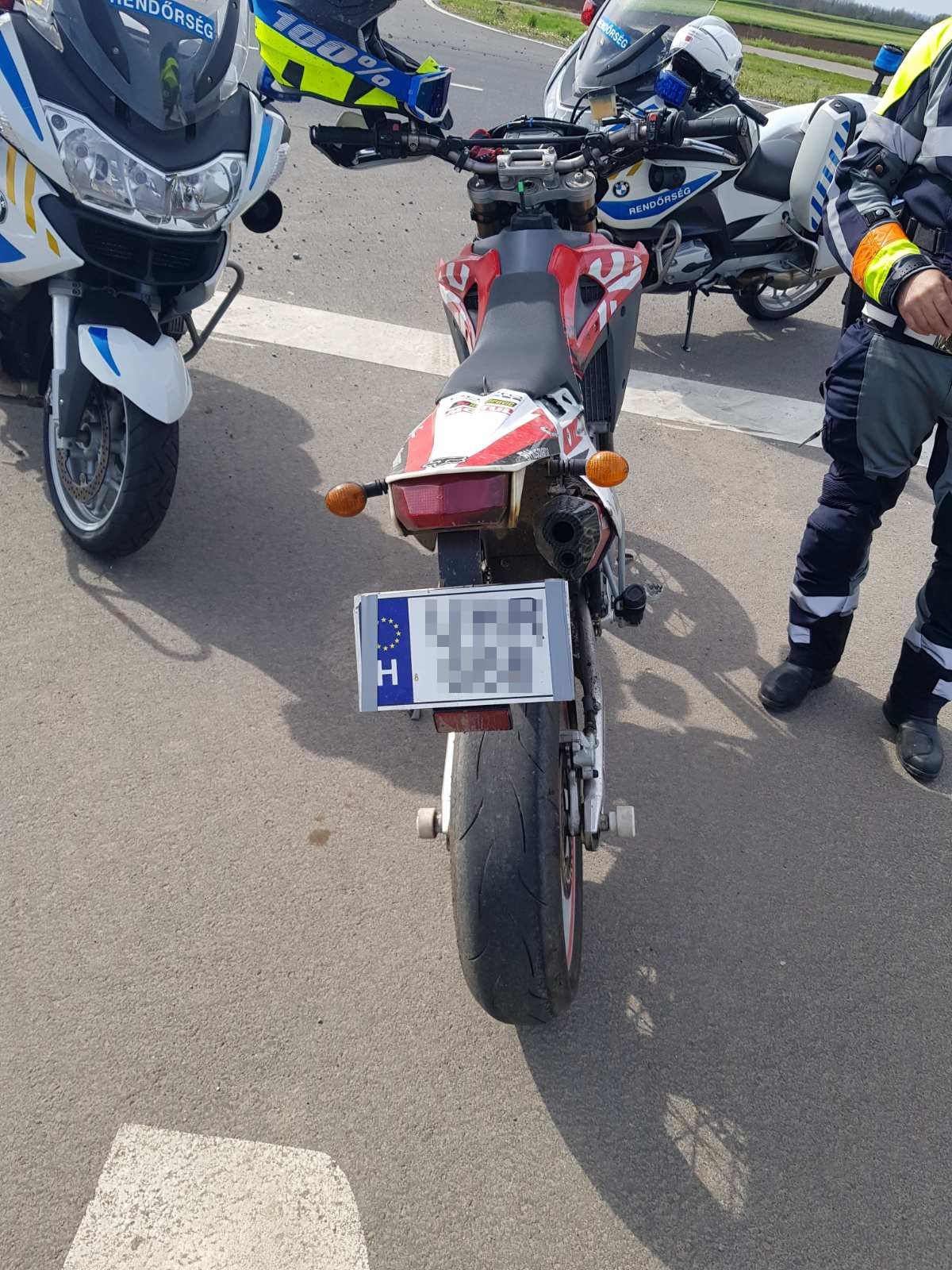 Nem tudta megtéveszteni a motoros rendőröket