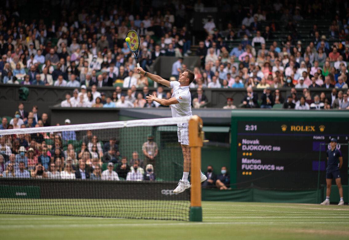 Fucsovics kikapott Djokovictól Wimbledonban, a negyeddöntőben