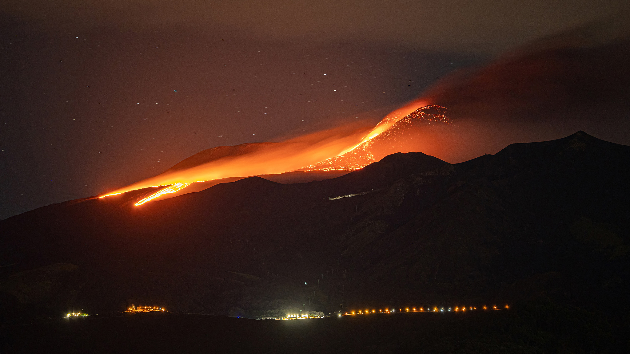 Kitört az Etna, hamu lepte el Cataniát