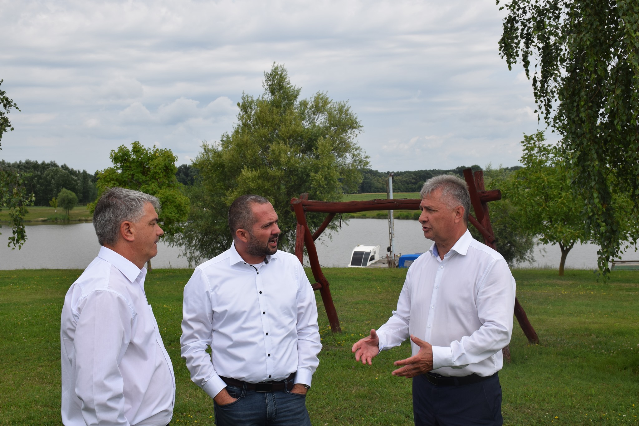 Megyebeli települések polgármesterei tájékozódhattak a Magyar Falu programról