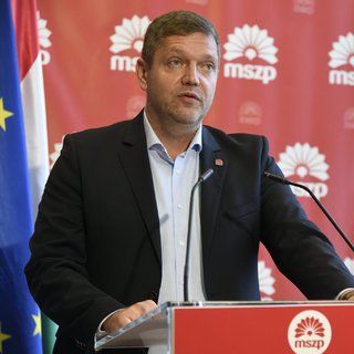 Az MSZP húszmillió forinttal segíti a tanévkezdést