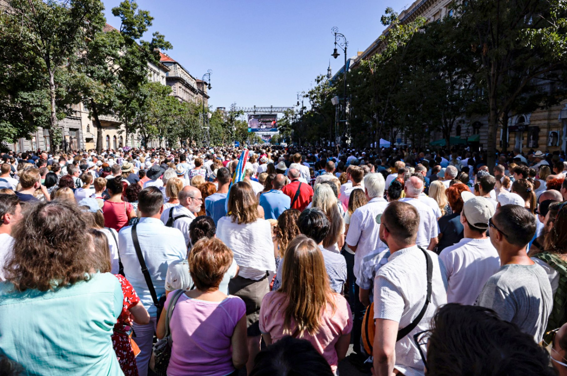 Több százezren vettek részt az Eucharisztikus Kongresszus zárómiséjén