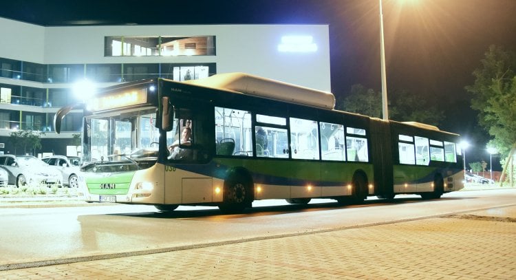 Busszal is közlekedhetünk a városban szilveszter éjjel