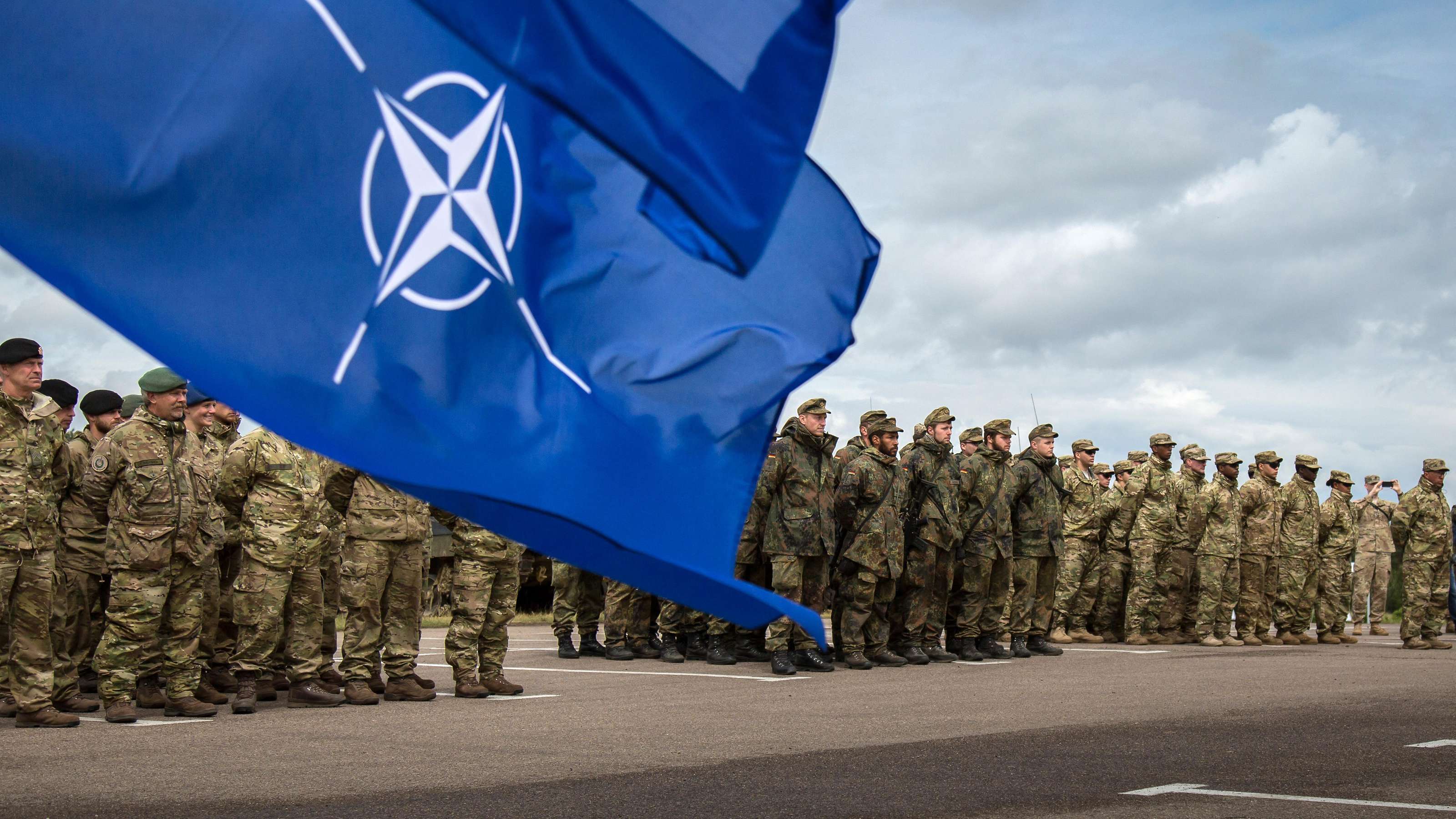 A NATO nem látja semmi nyomát a feszültség csökkenésének Ukrajna környékén