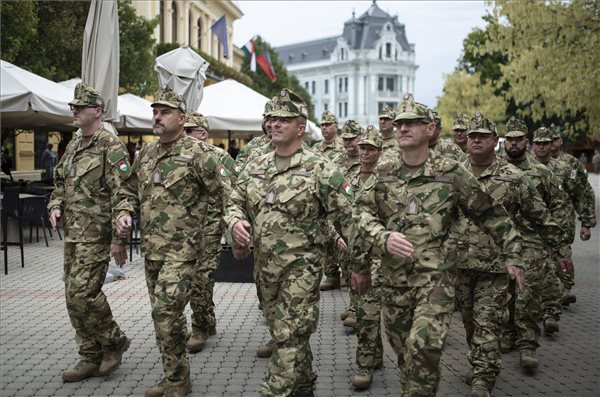 Tartalékosokból álló magyar katonai kontingens indul Irakba