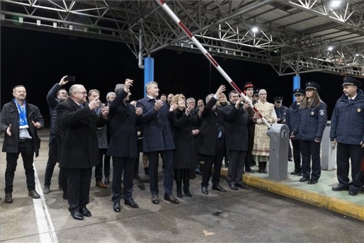 Megszűnt az ellenőrzés a horvát-magyar határon