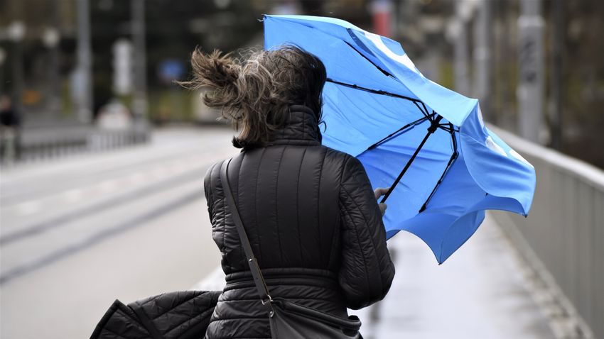 Másodfokú riasztást adtak ki széllökés veszélye miatt