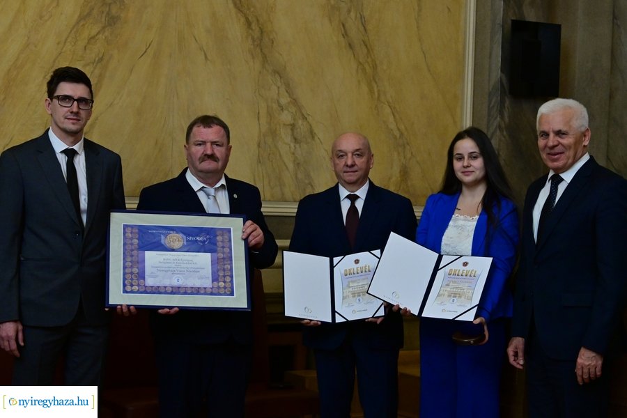 Kiválóságokat tüntettek ki a közgyűlésen