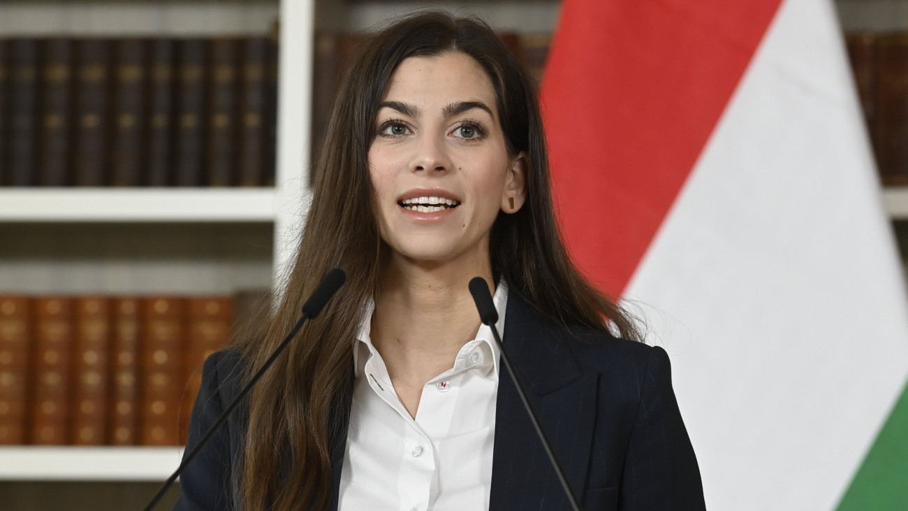 Szentkirályi Alexandra bejelentette visszalépését