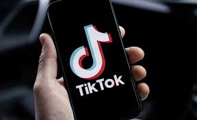 A TikTok visszavonja jutalmazási funkcióját az EU-ban