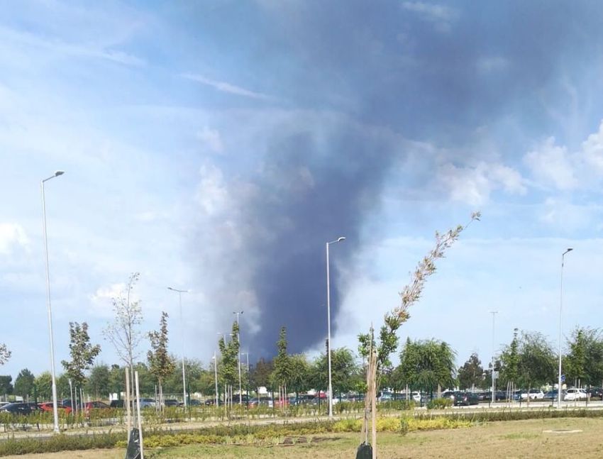 Több raktár is kigyulladt Nyíregyházán